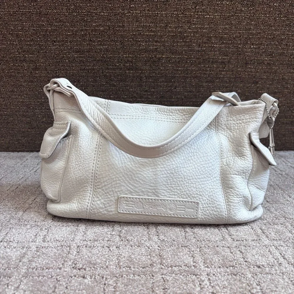 Fossil Cloud White Cargo Hobo Bag Pebbled Leather Cream Purse Zip Up Key Charm